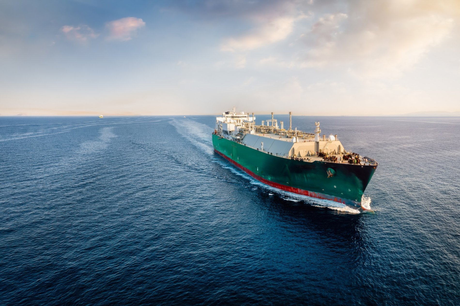 Frachtschiff auf dem Meer für Marine- und  Offshore-Anwendungen